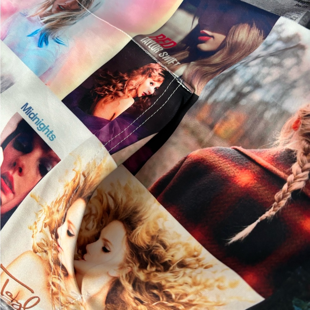 Taylor Swift hoodie XL for women/ teen: Men fits like Large.